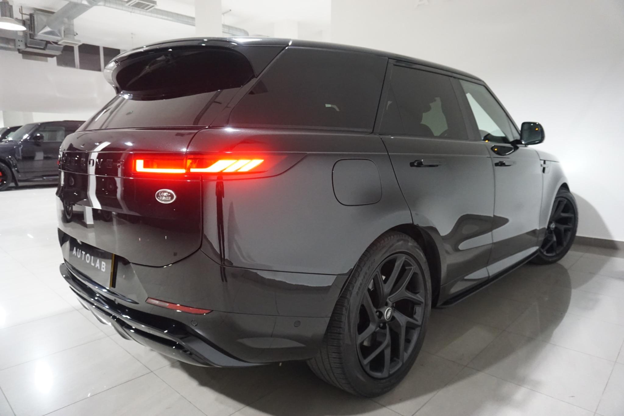 Land Rover Range Rover Sport 3.0 D300 MHEV Dynamic SE Auto 4WD Euro 6 (s/s) 5dr